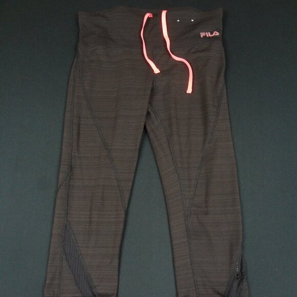 FILA SPORT WOMENS BLACK CAPRI LEGGINGS SIZE SMALL L244 - Picture 1 of 5